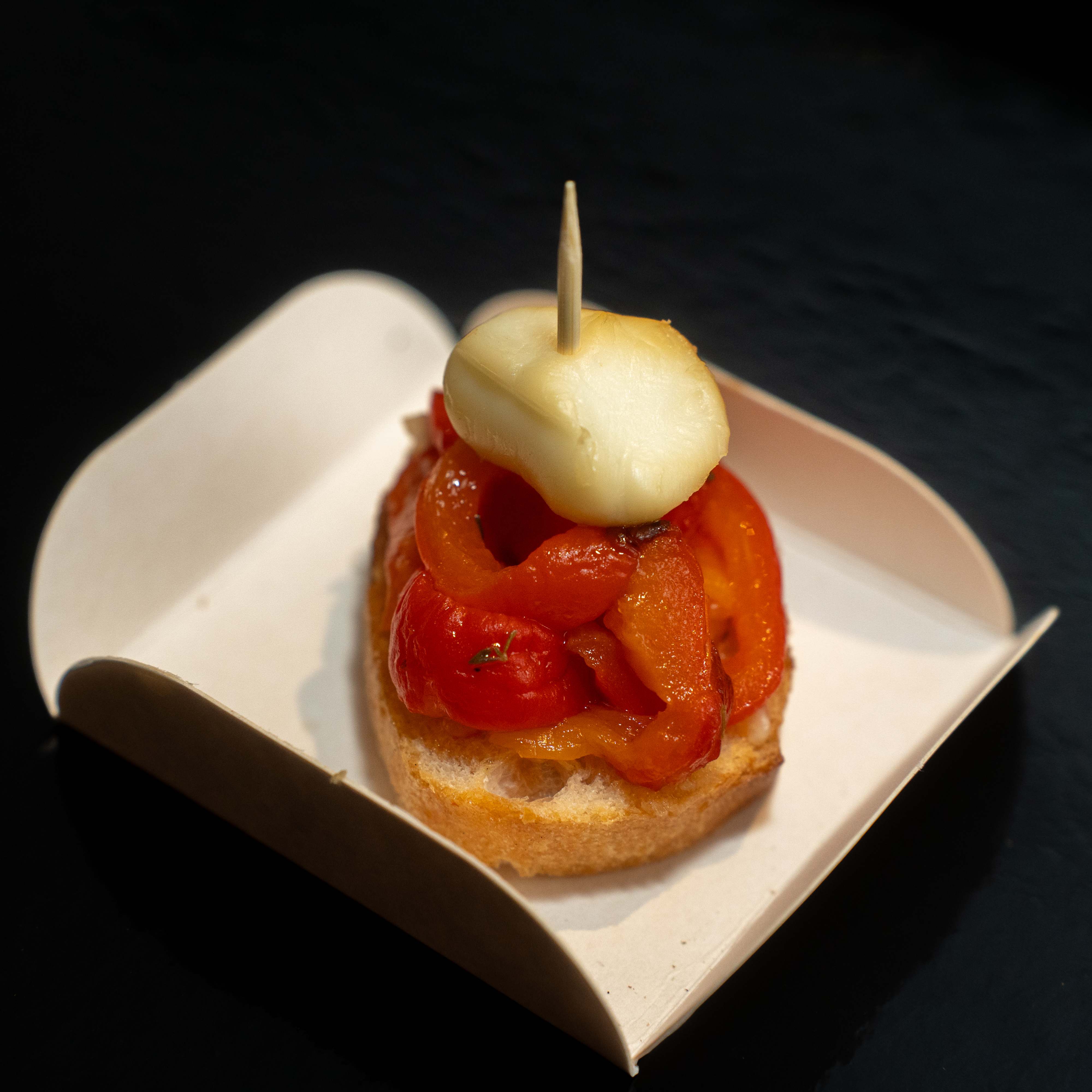 Poivrons Marinés & Bille de Mozzarella