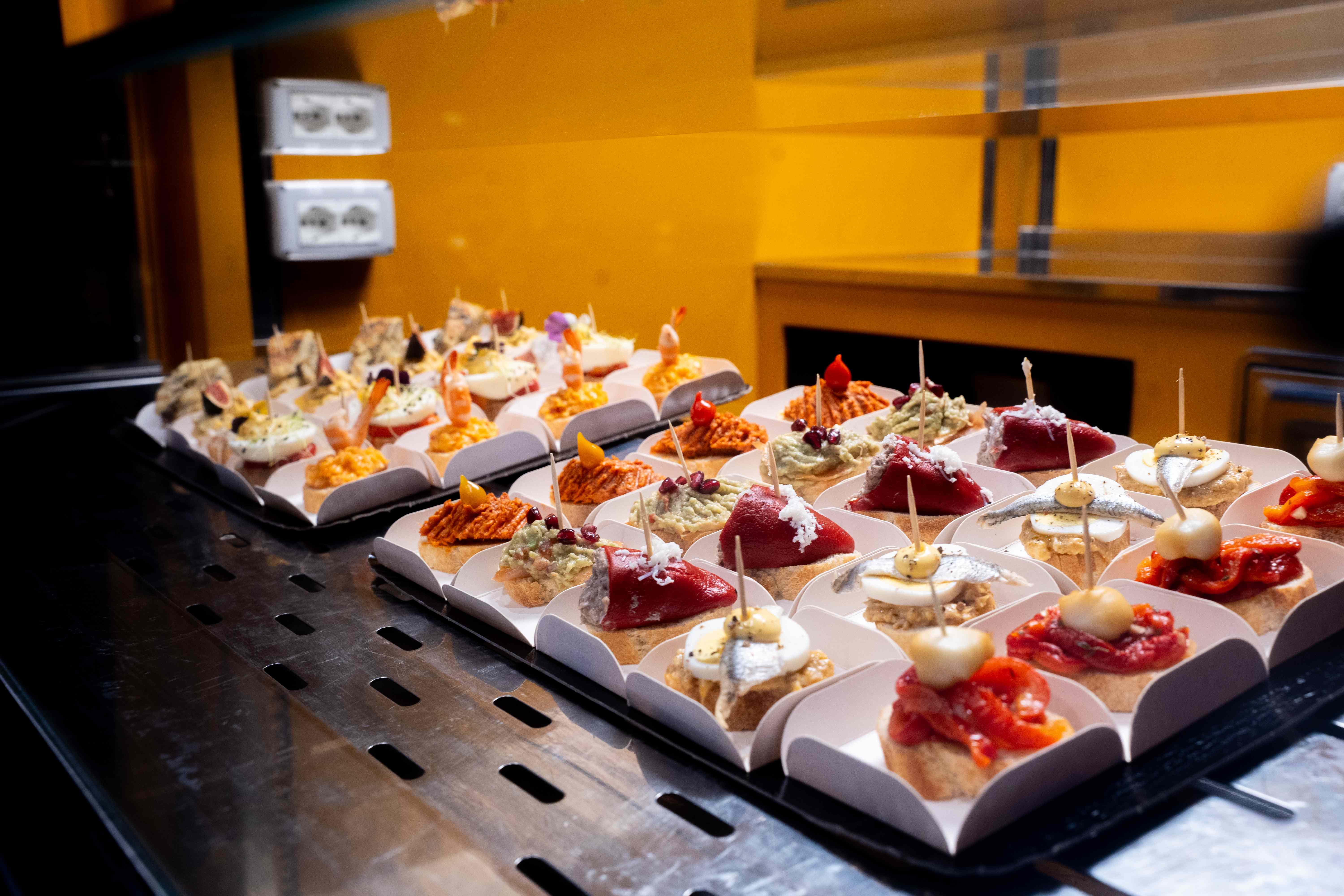 Chef préparant des tapas