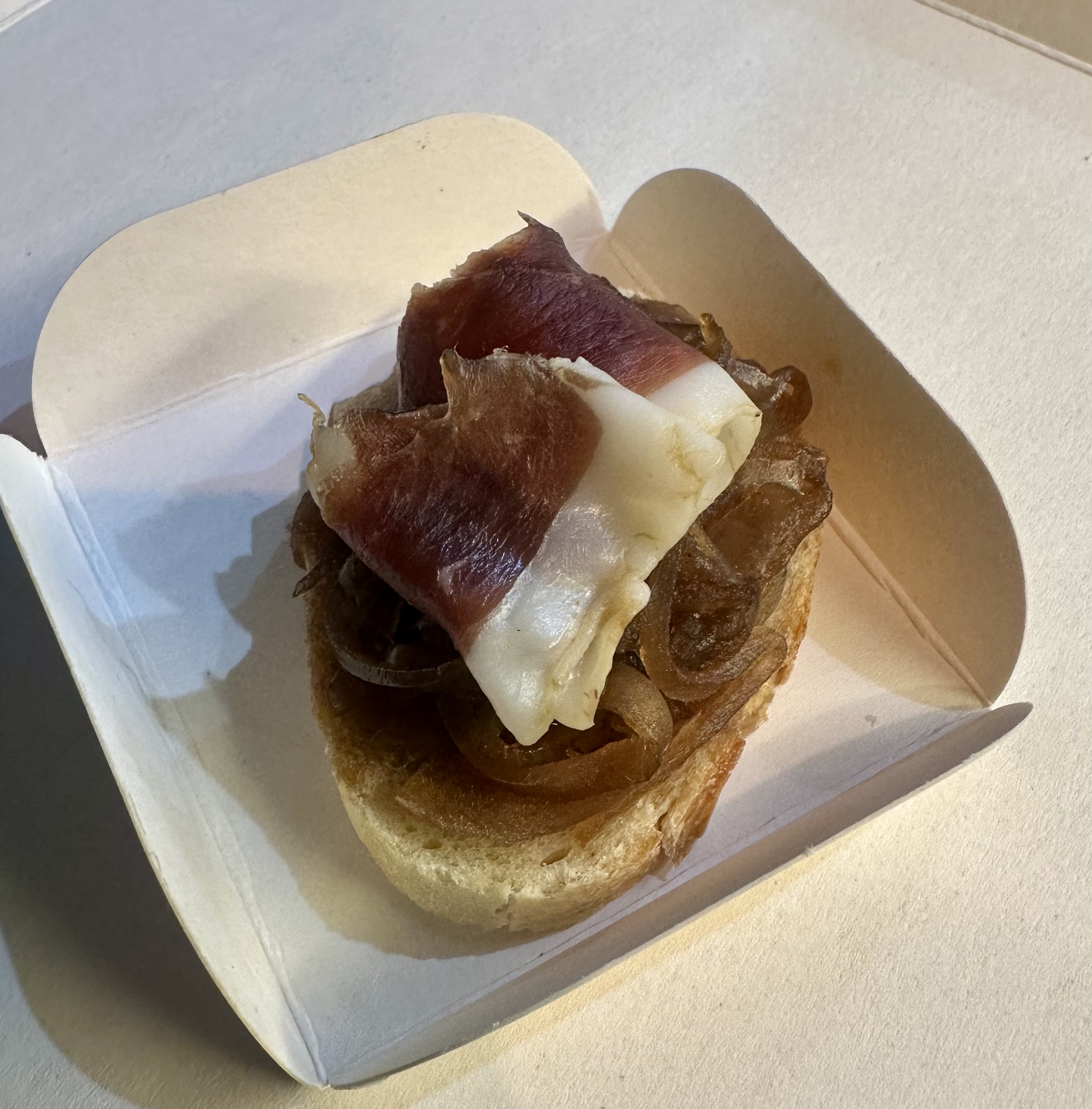 Confiture d'Oignons / Magret de Canard Fumé